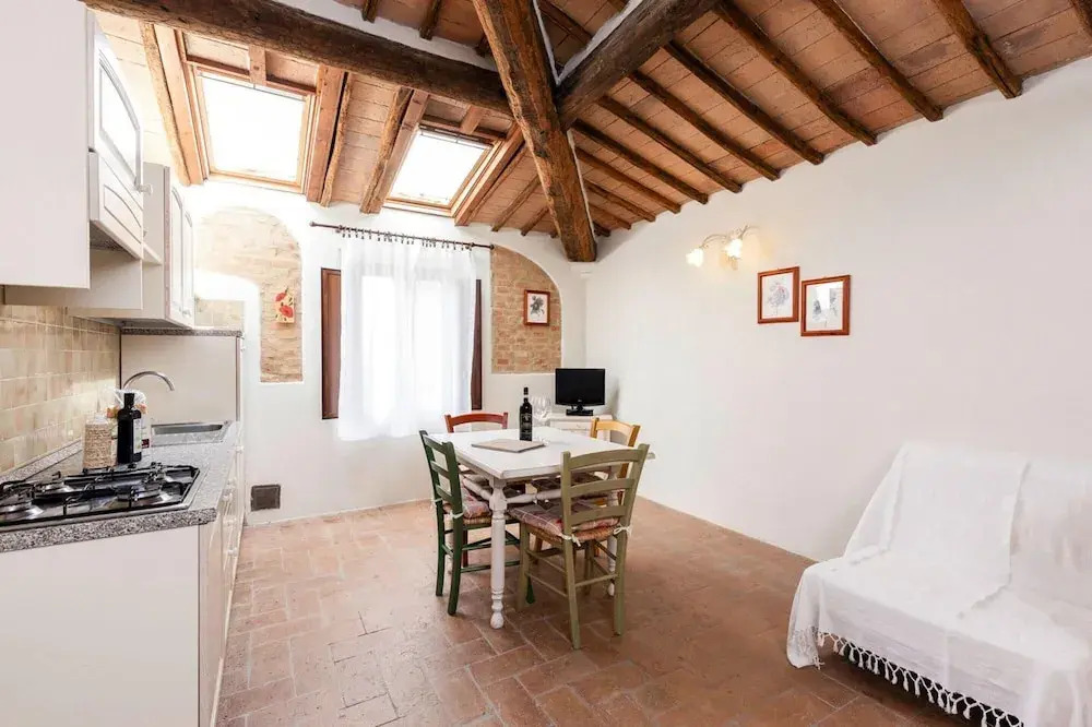 Fattoria Bio Pieve a Salti, Montalcino