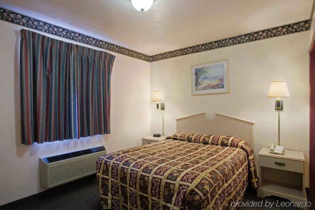 Riverside Inn & Suites Santa Cruz
