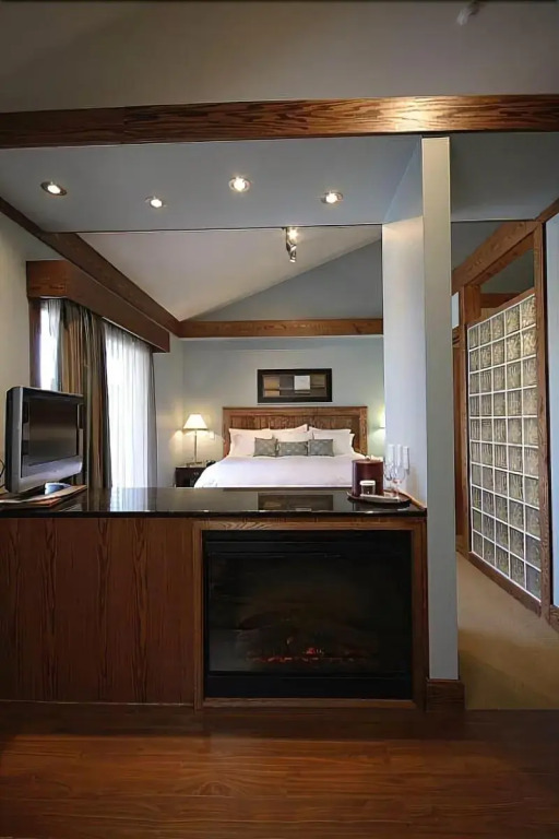 Huff Estates Inn & Winery