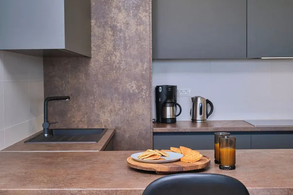Tropic Night Apartment by Litto