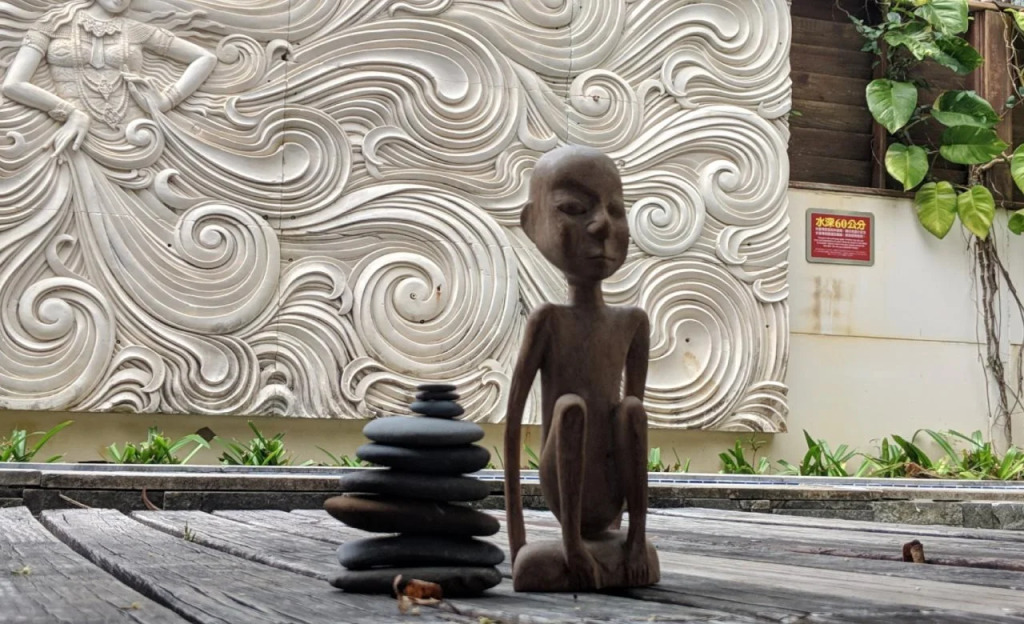 Howard Kenting Wonder House