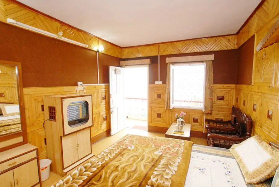 1 BR Boutique stay in Zoo Road, Nainital, by GuestHouser (C80B)