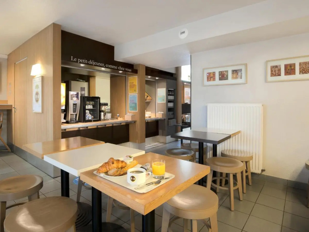 B&B HOTEL Grenoble Université 1