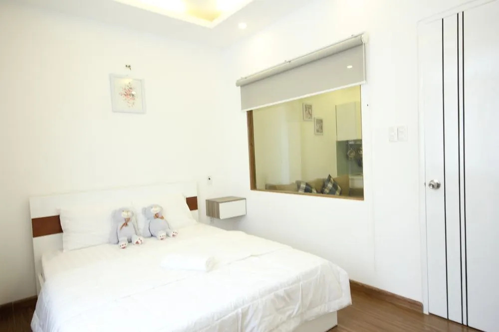 Smiley Apartment 7