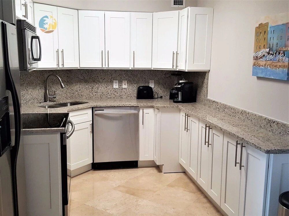 Alexander 510 2 Bedroom Apts by RedAwning