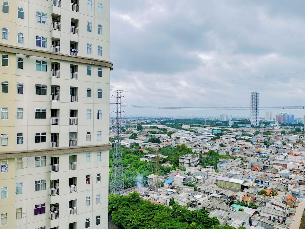 Comfortable And Homey 2Br Apartement At Vittoria Residence