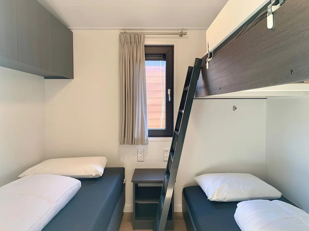 Chalet near Sint Maartenszee Beach