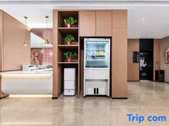 R ROYALSS HOTEL (Luohe Renmin Road Xintiandi Pedestrian Street Branch)