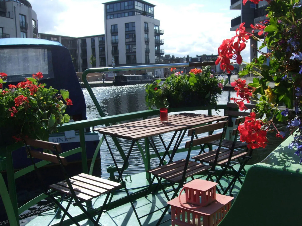 Edinburgh - Houseboats