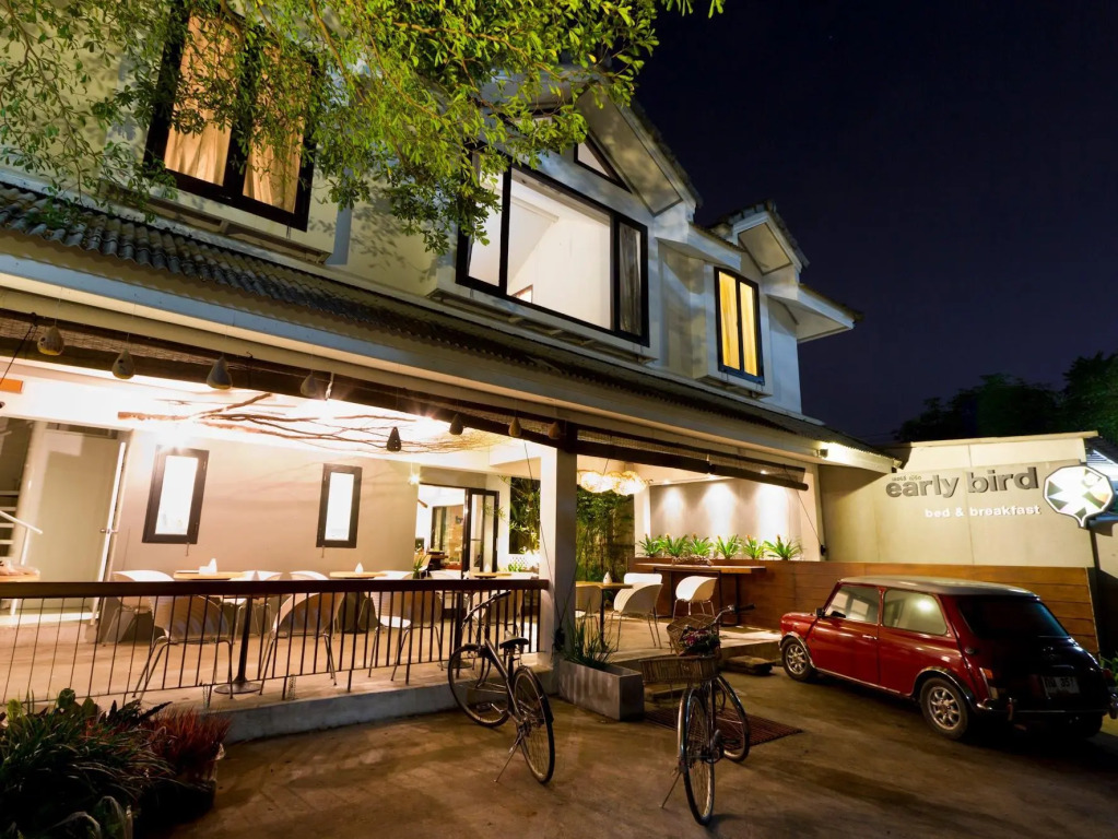 Early Bird Bed & Breakfast - Adults Only