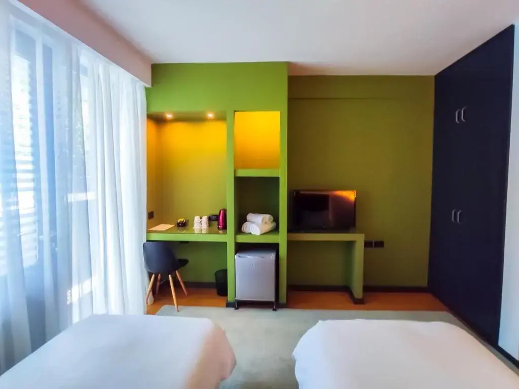Dims Hotel & Restaurant