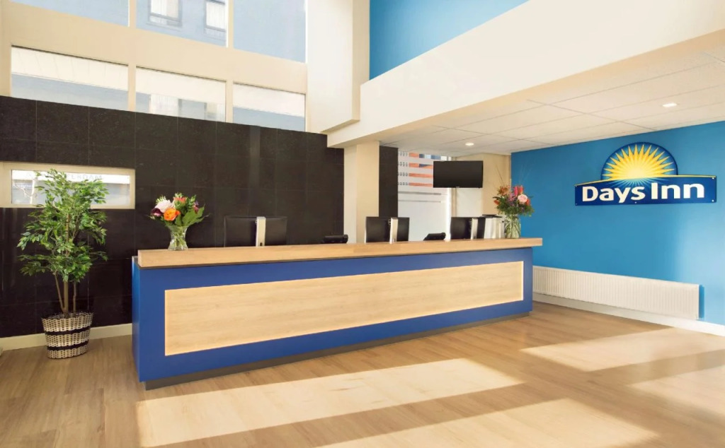 Rotterdam Teleport Hotel