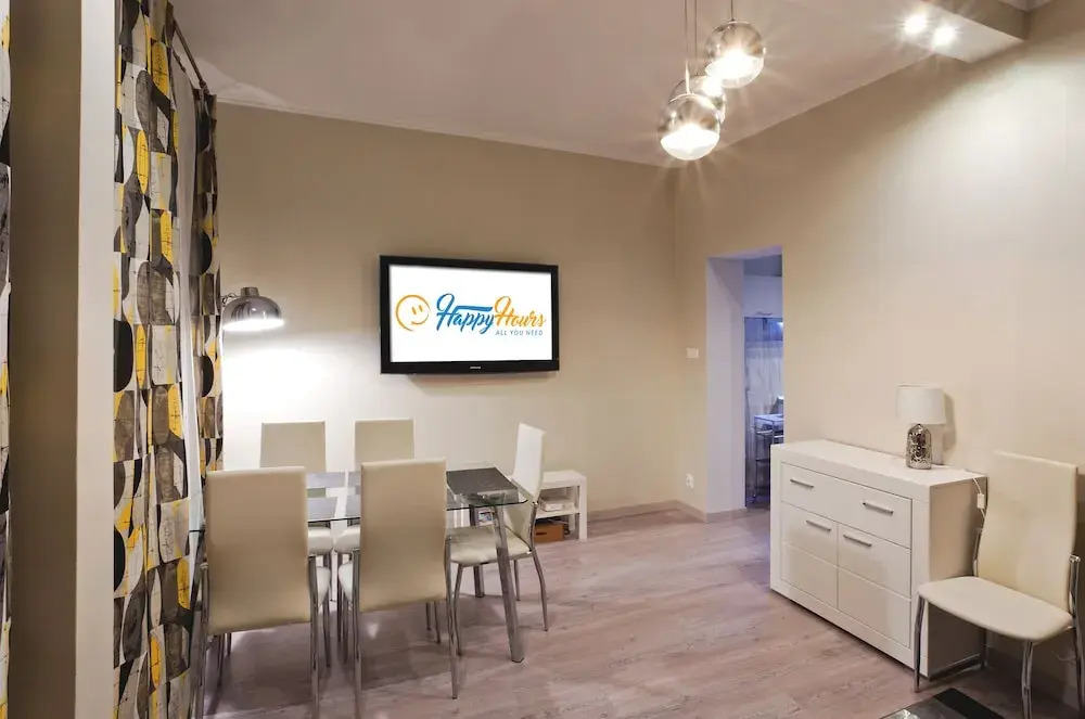 Park Apartment  Happy Hours
