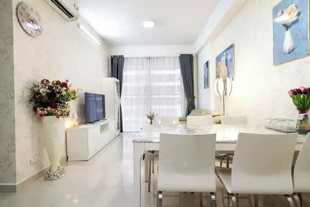 Vivian Boutique The Botanica Residence