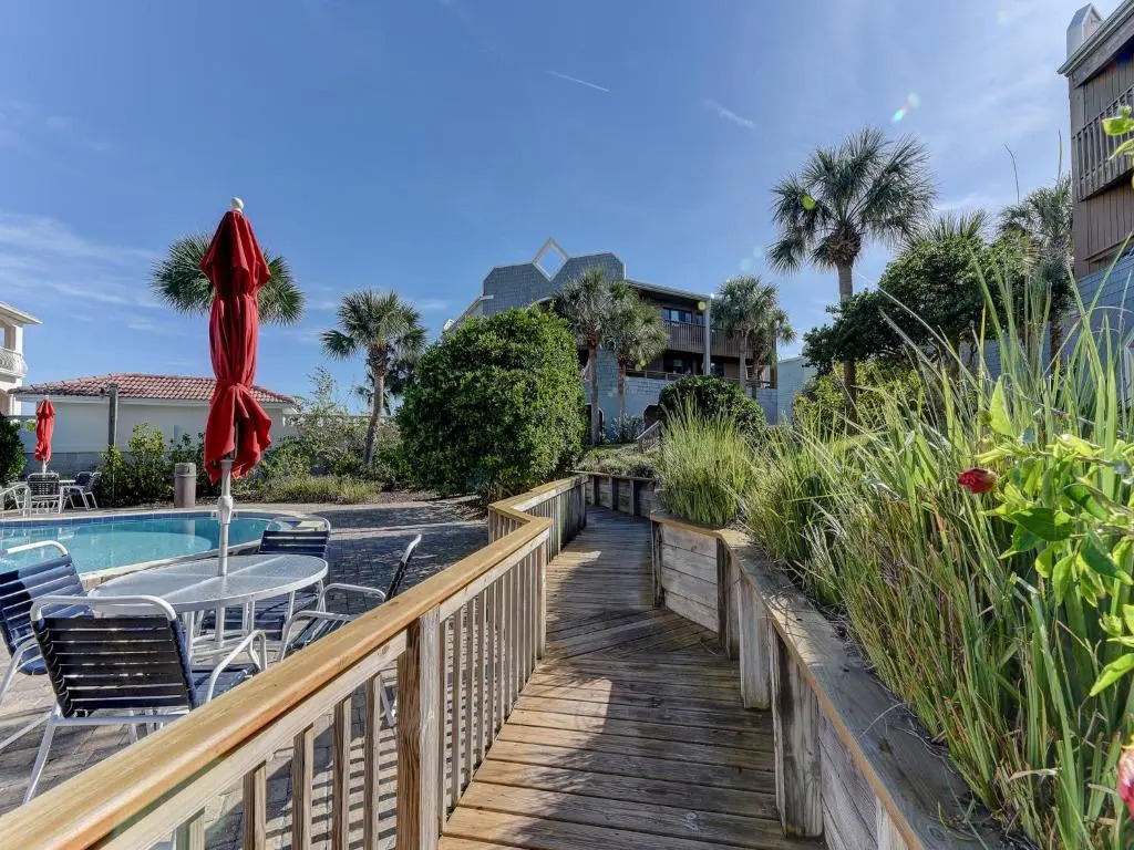 Hibiscus 303-D, 2 Bedrooms, Ocean View, Pool Access, Sleeps 5