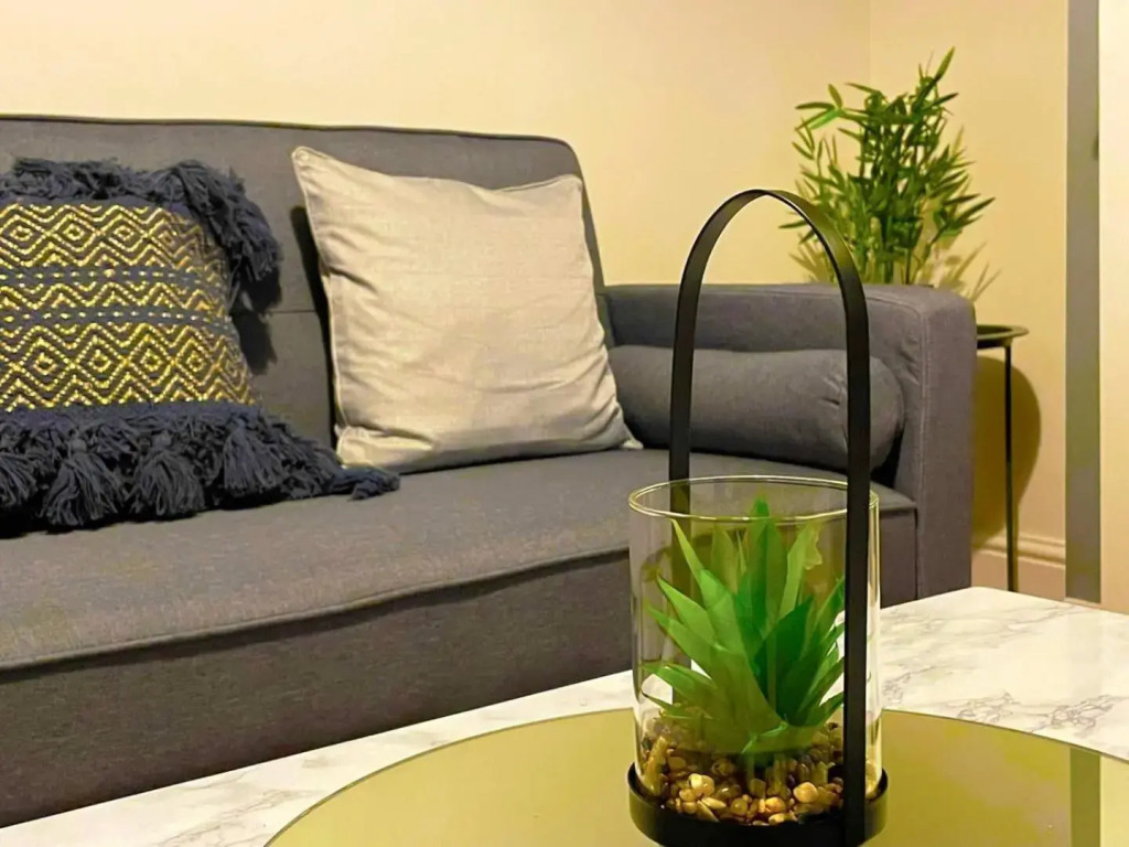 Cosy home with FREE PARKING and fast internet