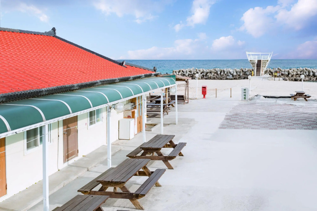 Gangneung Badajungwon Pension