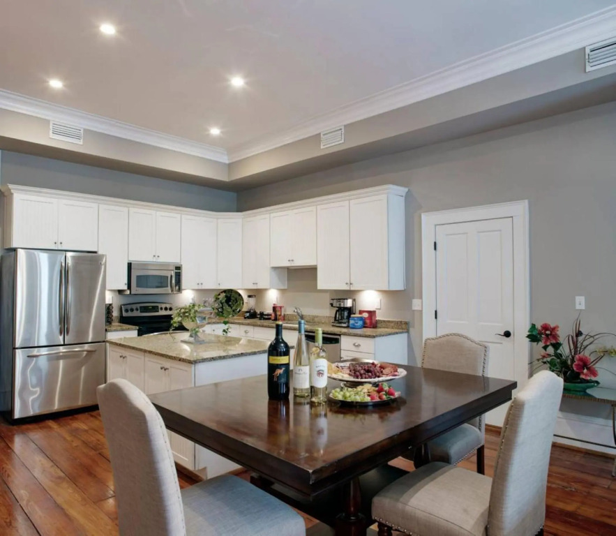 Newly Renovated Parkside Apt