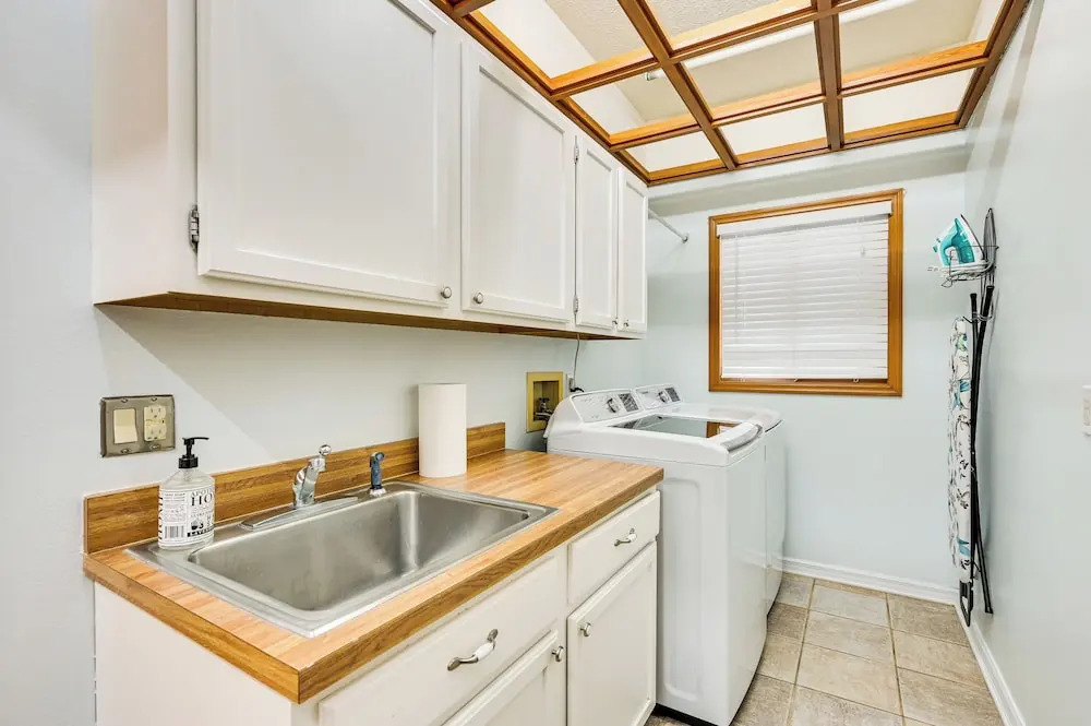 2 Mi to Busch Gardens: Retreat in Scenic Community