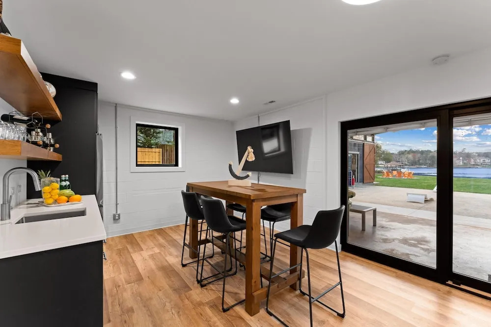 Blue Haven W/game Room, Hot Tub & Optional Boat Rental
