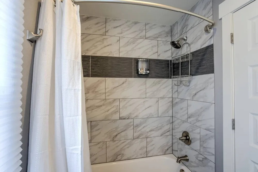 2BR Modern & Chic Comfy Home in Old Colorado