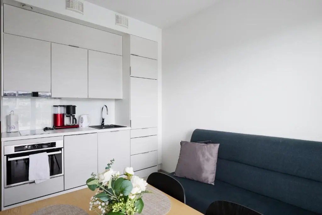 7.kerroksen huoneisto, Wifi + 24/7 check in