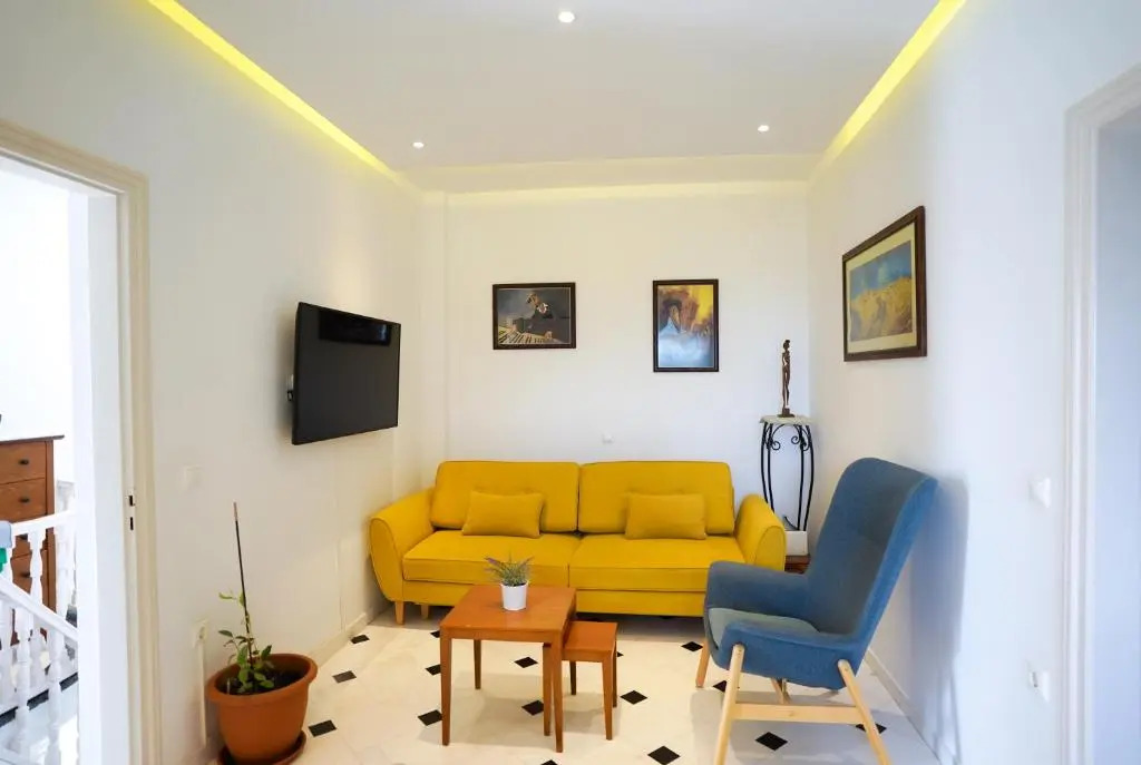 Fira Central Apartments with Veranda