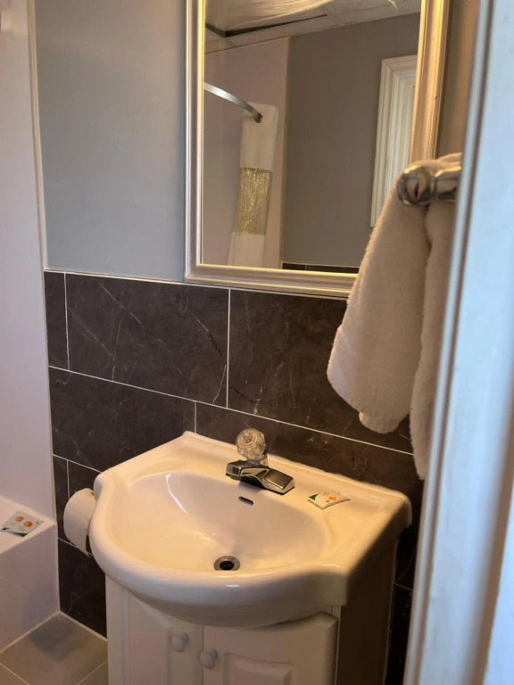 Knights Inn - Park Villa Motel, Midland