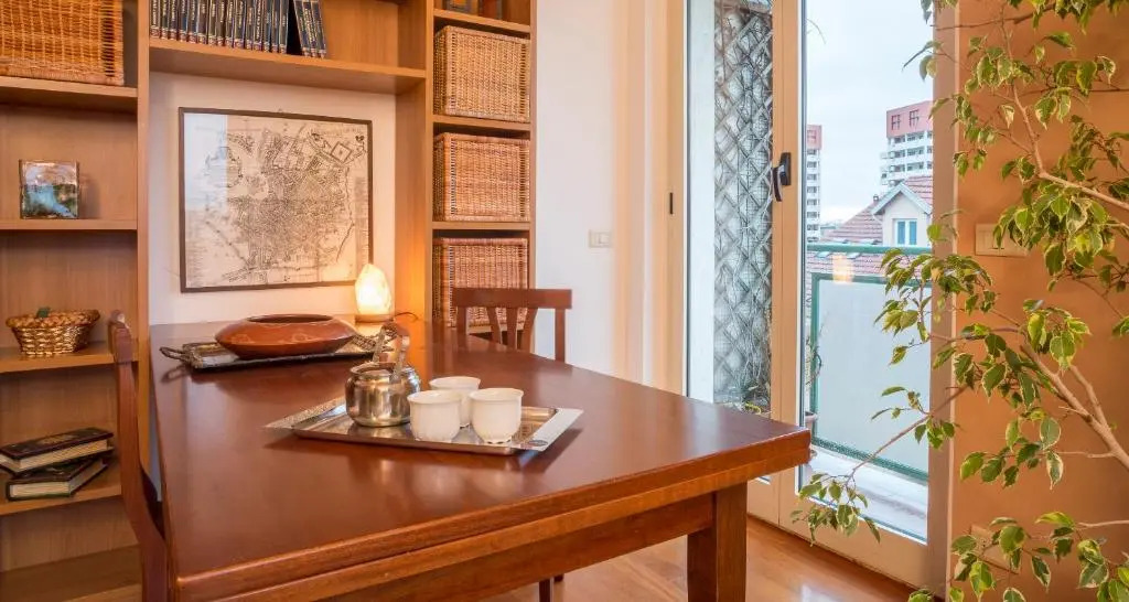 ALTIDO Warm Family Flat for 6 with Terrace in Milan