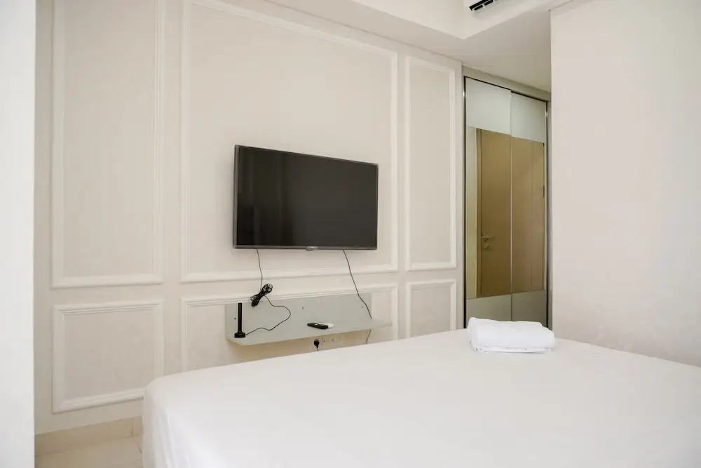 Modern Look And Comfortable 1Br Gold Coast Apartment Pik