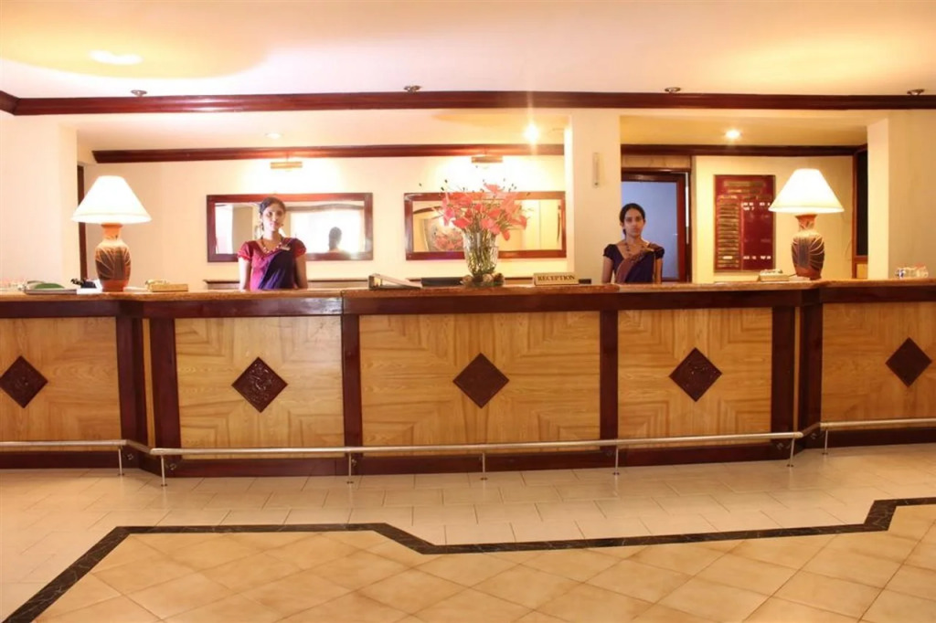 Ratnaloka Tour Inn