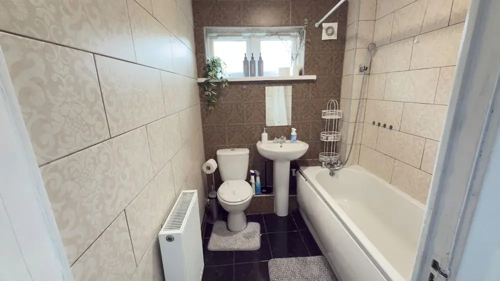 New Modern Stylish Villa Near City Centre Birmingham, with outdoor Hot Tub