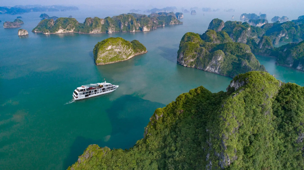 Athena Royal Cruise - Luxury in Halong Bay