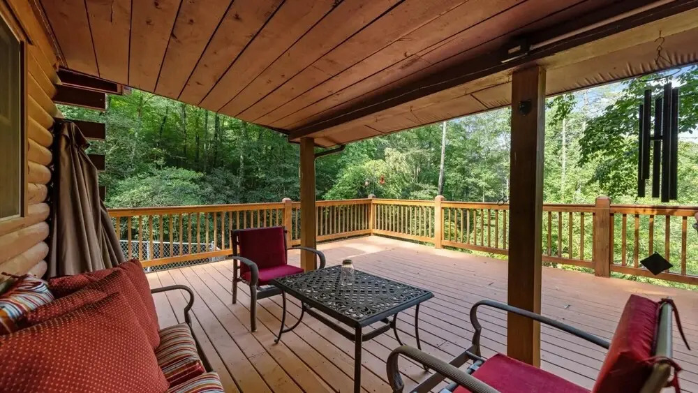 Hideaway Cabin on the Creek With Hot tub and More