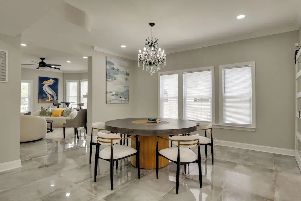5 Mi to Inner Harbor: Expansive Family Getaway