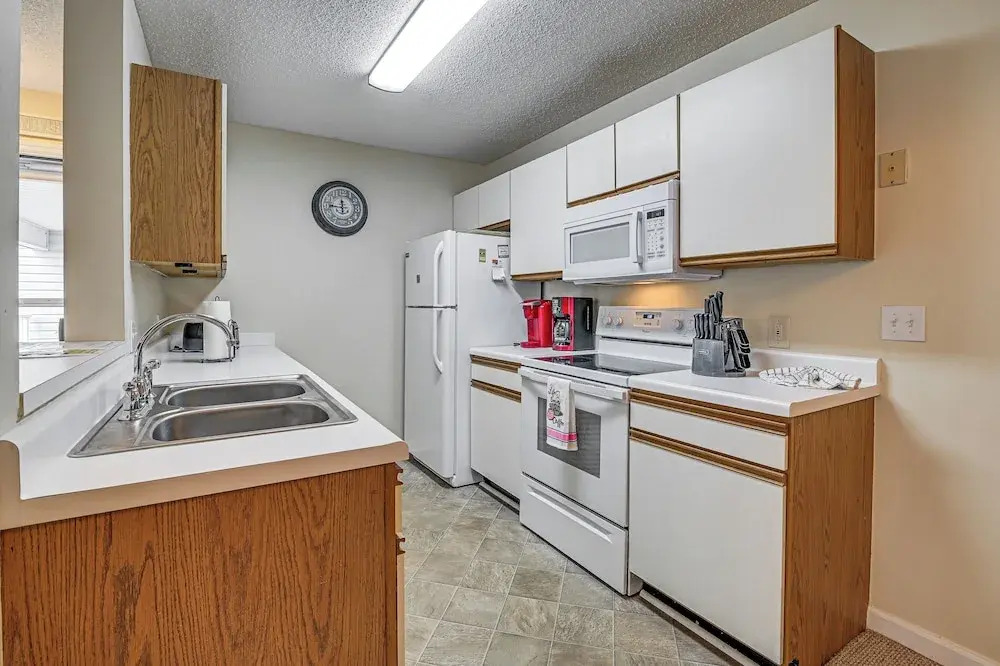 Pool Access & 2 Mi to Ocean: Myrtle Beach Condo!