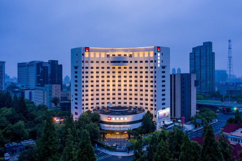 Отель Radisson Red Shanghai Wujiaochang