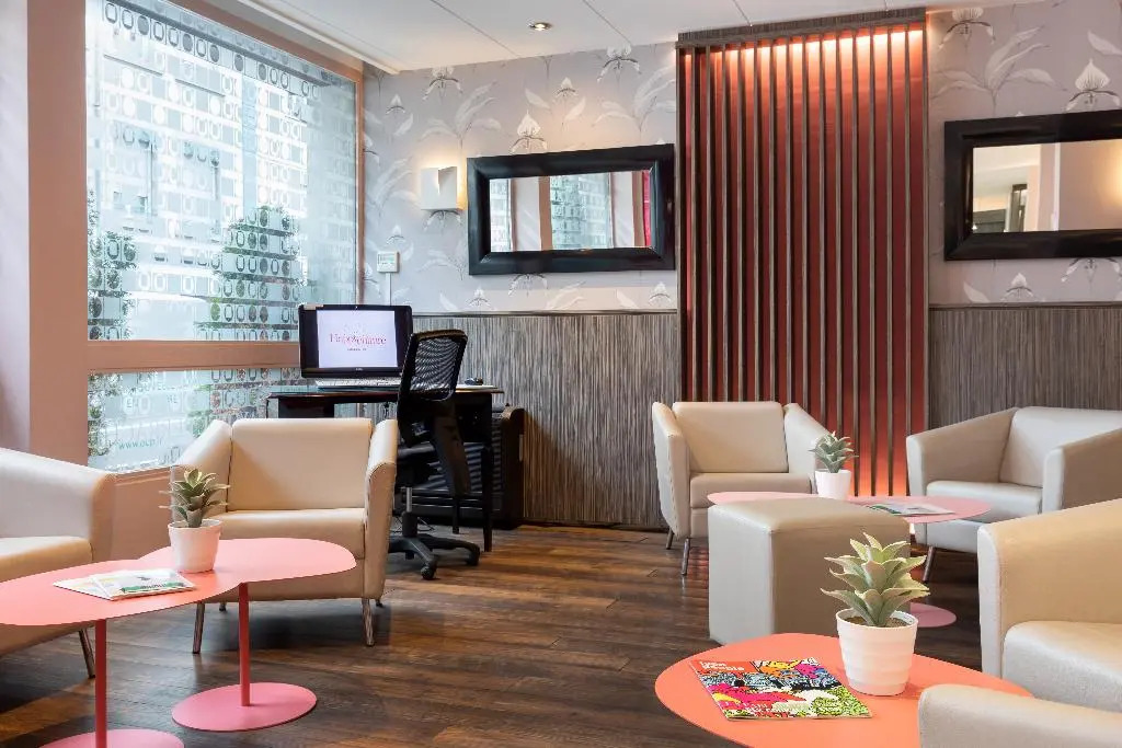 Hôtel Chromatics & Restaurant Hill Club by HappyCulture