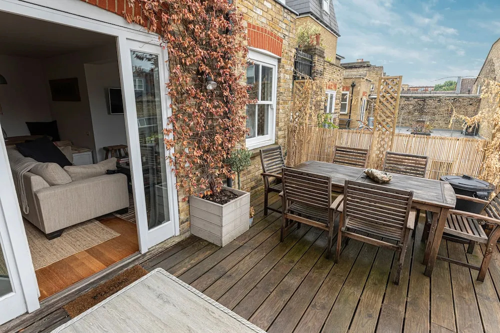 JOIVY Stylish 2-bed Flat w/ Terrace Near Battersea Park