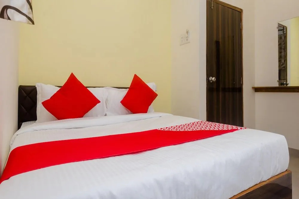 OYO 27896 Everest Inn