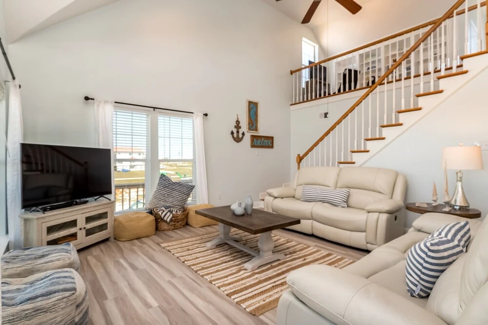 Ohana - Amazing Views! A Short Stroll To Gulf Beach Access, Or Stay Home And Relax In The Hammocks And Ocean Breezes. 3 Bedroom Home by RedAwning