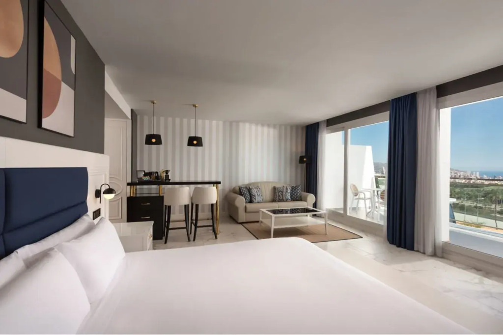 Grand Luxor Hotel & Village