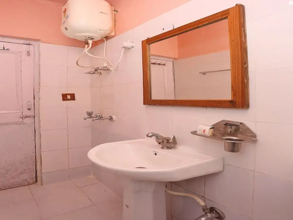 Leena Holiday Homes by OYO Rooms