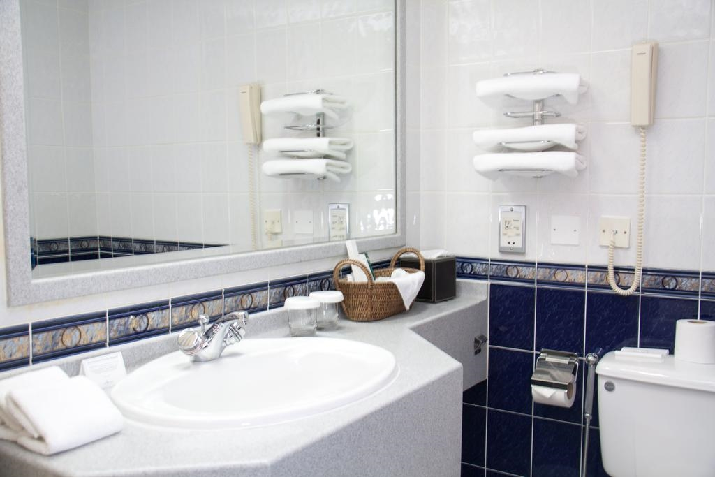 Aavri Hotel