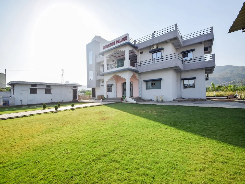 Oyo 19758 Hotel Narayani Palace