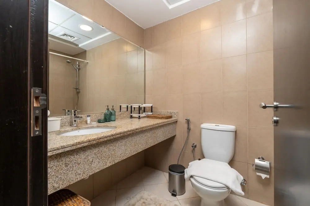 Charming Sun-filled 1-bedroom in Red Residence Dubai Sports City
