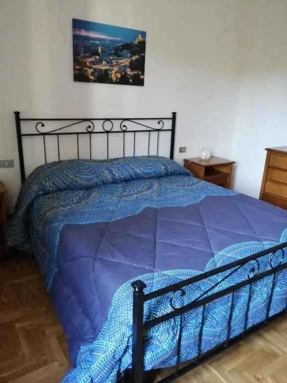 Sulle orme di Francesco appartamento blu