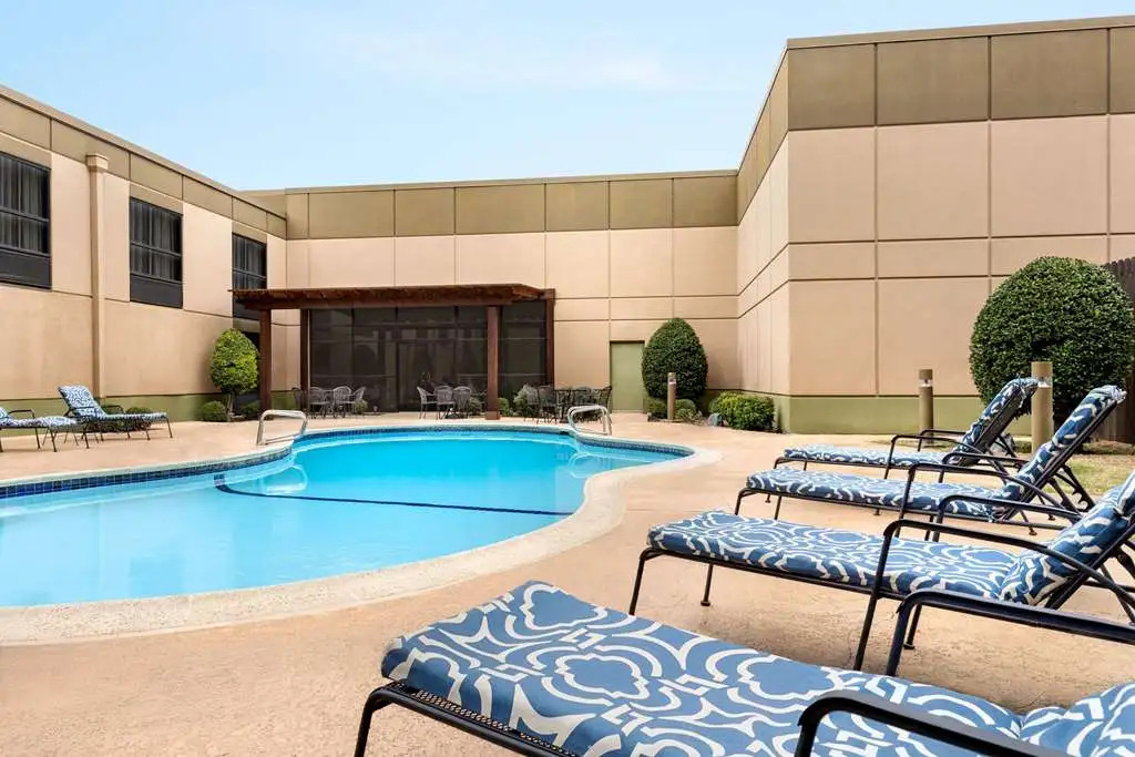 Best Western PLUS Dallas Hotel & Conference Center