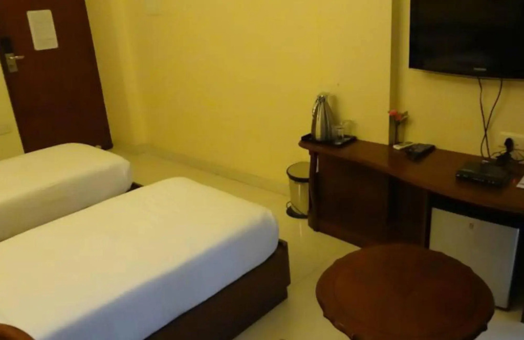 FabHotel Shubhangan - Nr Bandra