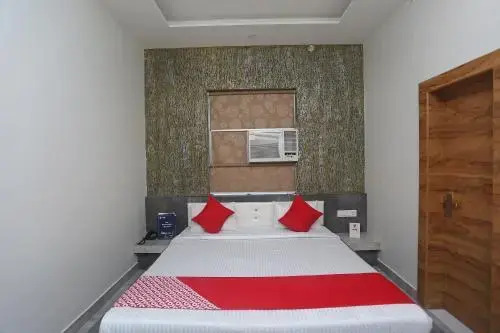 Tandoori Veg Hotel by OYO Rooms